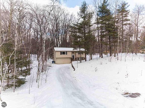 2nd image of 20262 White Oak Ct