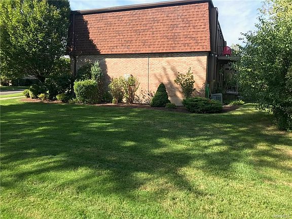 2nd image of 75 Greenwich Dr APT 2