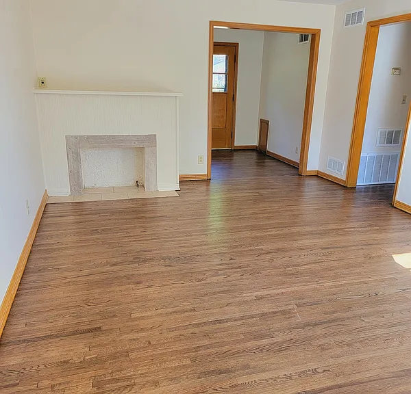 649 S Mission Rd — Photo 3