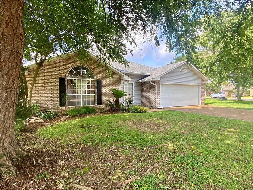 1st image of 6027 Cambridge Dr