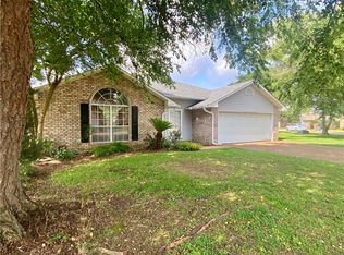 6027 Cambridge Dr, Alexandria, LA 71303