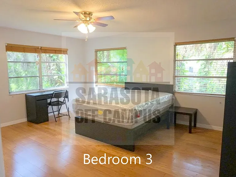 1313 46th St — Photo 36