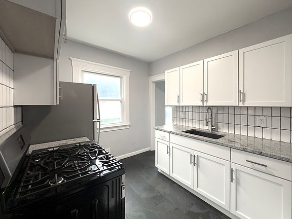 5th image of 1494 Clairmount Ave #1