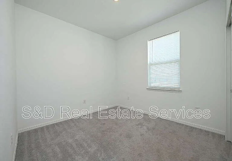 685 Crown Rose Dr — Photo 24
