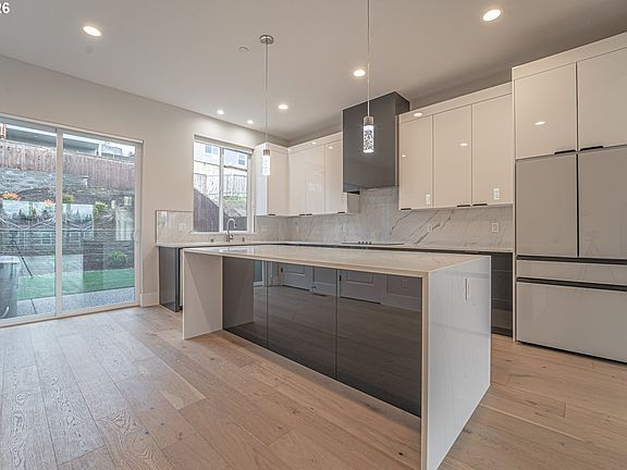 4th image of 2375 N R St
