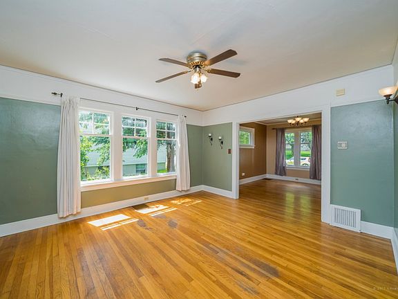 4th image of 2423 Lombard Ave