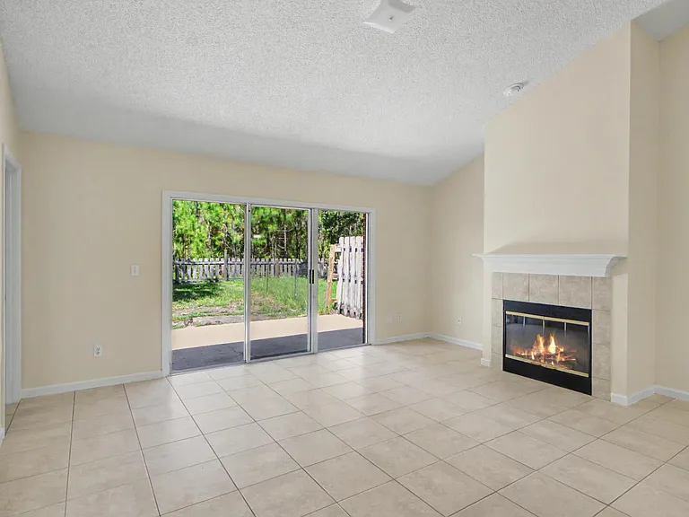 90 Buttonworth Dr #A — Photo 5