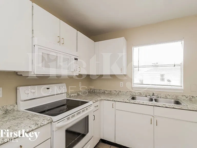 541 Albatross Dr — Photo 6