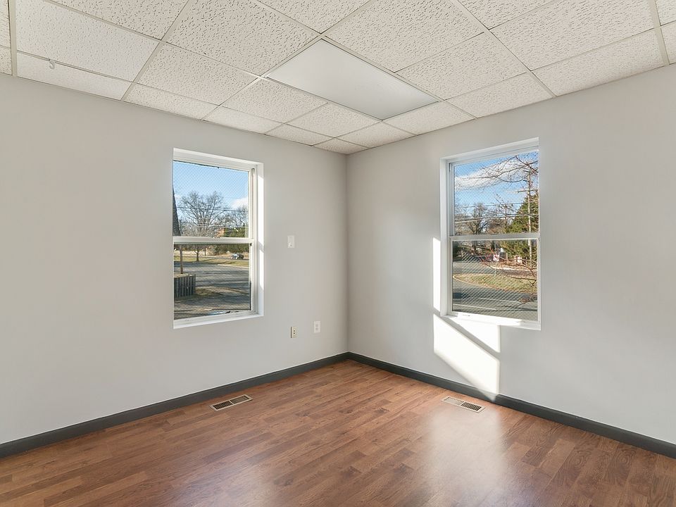 1st image of 4009 Williamsburg Ct