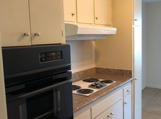 300 Torino Dr APT 4, San Carlos, CA 94070