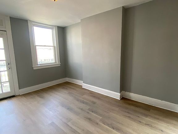 3rd image of 619 N 32nd St APT D