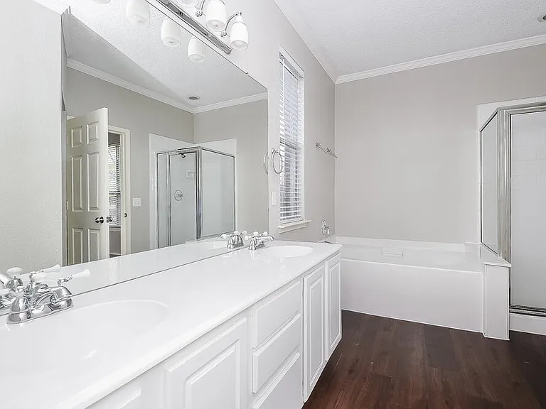 8300 Orleans Ln — Photo 12