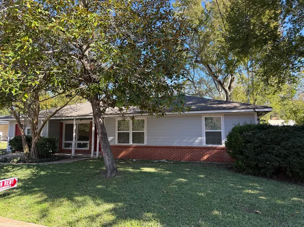 1621 Pin Oak Ave, Huntsville, TX 77340