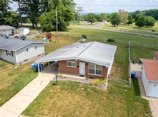 2755 Dove Dr, Florissant, MO