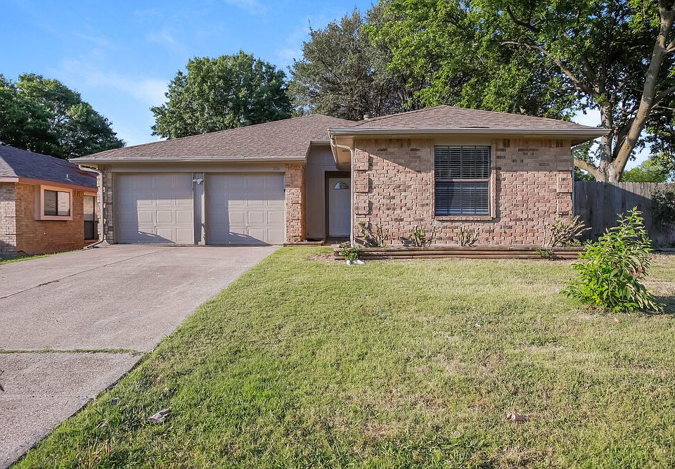 1st image of 216 Lantana Dr