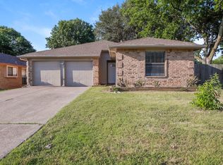 216 Lantana Dr, Arlington, TX 76018