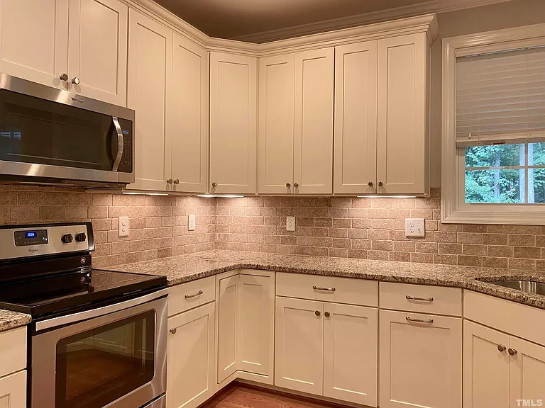 207 Lake Dr — Photo 9
