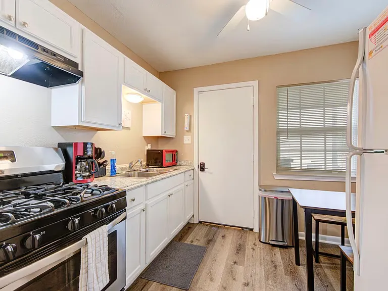 6827 Peerless St #4 — Photo 7