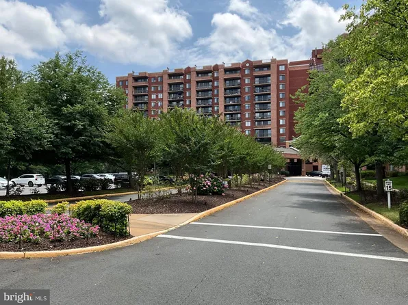 2230 George C Marshall Dr APT 313, Falls Church, VA 22043