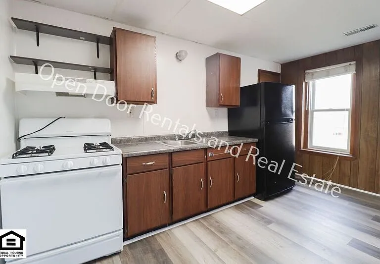 255 S Wayne St #202 — Photo 4