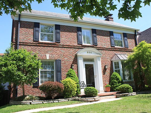 2nd image of 834 N Biltmore Dr