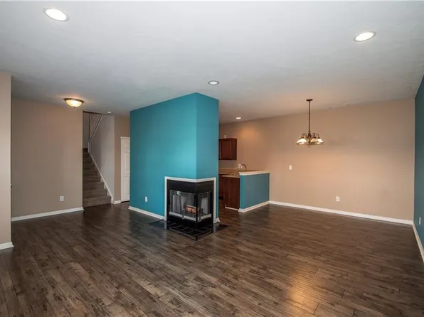 12175 Bubbling Brook Dr Unit 900, Fishers, IN 46038