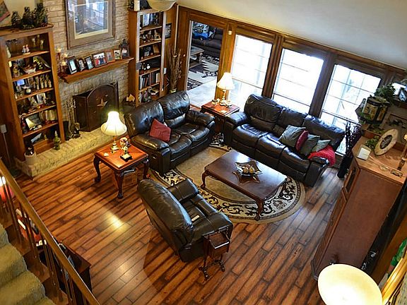 Very Warm and Inviting Room.