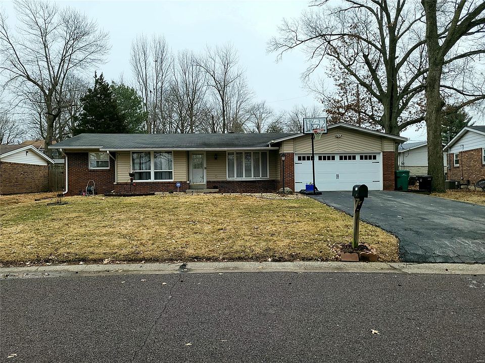 1st image of 11912 Hidden Lake Dr
