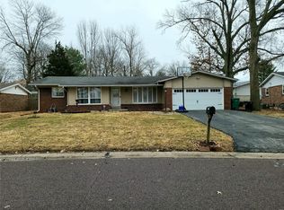 11912 Hidden Lake Dr, Saint Louis, MO 63138