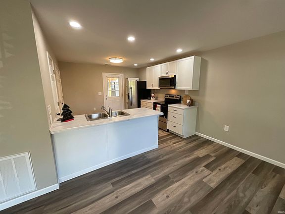 3rd image of 3413 Kensington Ave