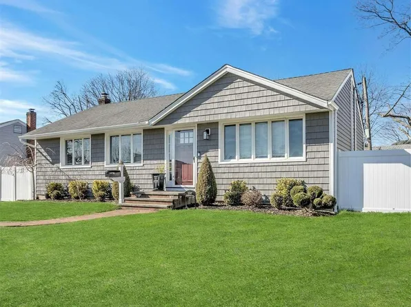 3597 Centerview Avenue, Wantagh, NY 11793