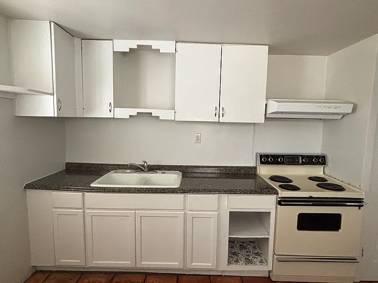 5760 E 23rd St #B — Photo 23