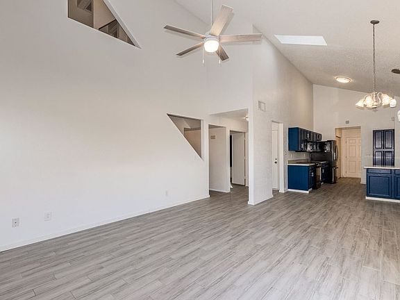4th image of 8240 W Greer Ave