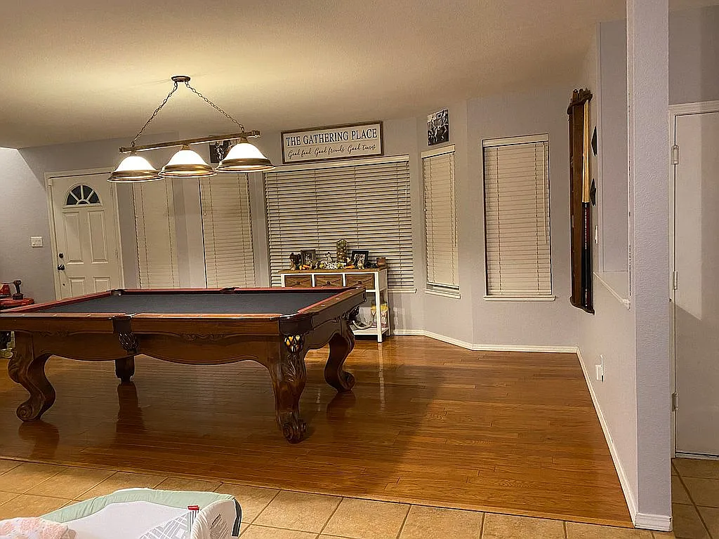330 Valparaiso Ct photo 1