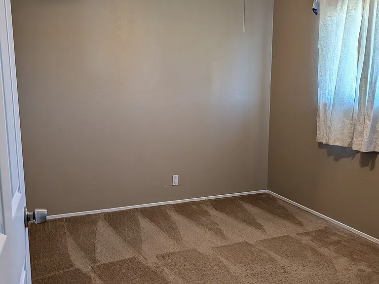 613 Whitehall Cir — Photo 12