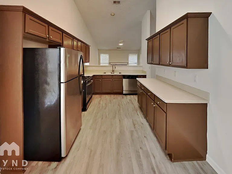 2494 Miller Oaks Cir — Photo 6