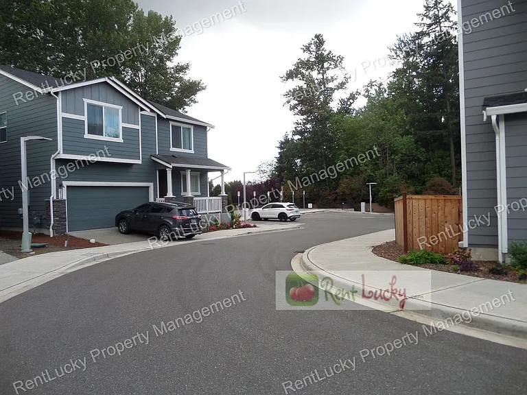 2816 Laurel Loop — Photo 29