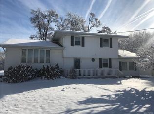 3135 Johnson Creek Rd, Middleport, NY 14105