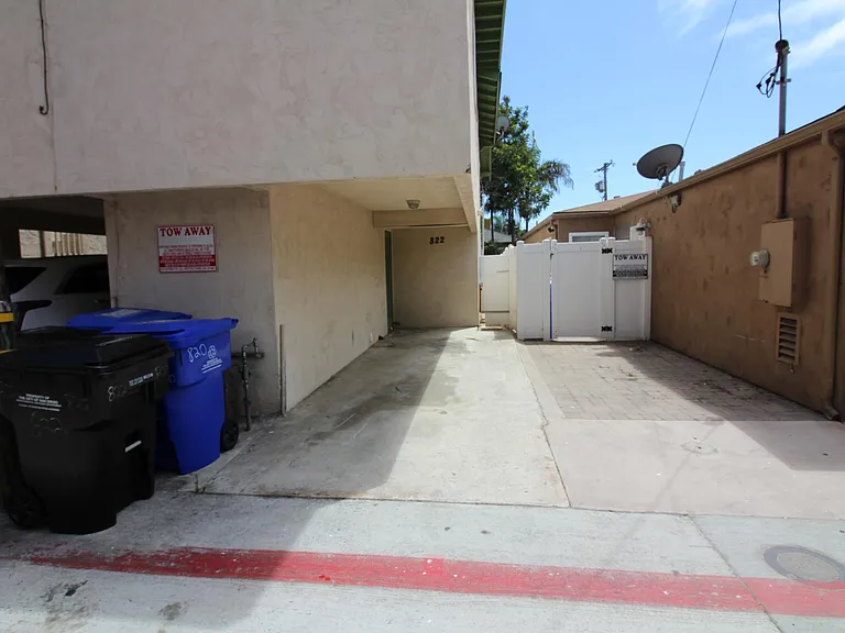 822 Island Ct — Photo 36