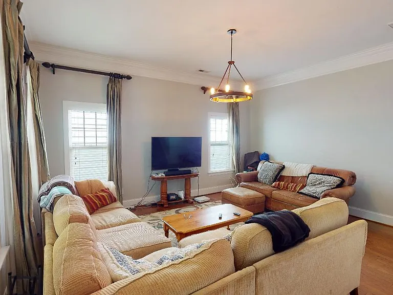 1737 Lela Ave — Photo 4