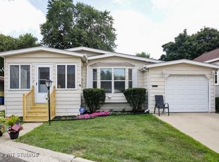 63 Tollview Rd, Elgin, IL 60123