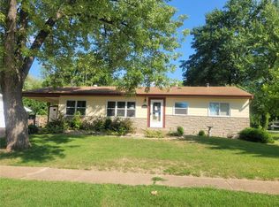 6702 Lightwood Dr, Hazelwood, MO
