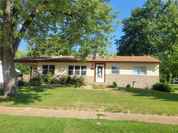 6702 Lightwood Dr, Hazelwood, MO 63042
