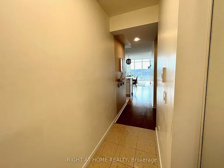 28 Harrison Garden Blvd #1007 — Photo 2