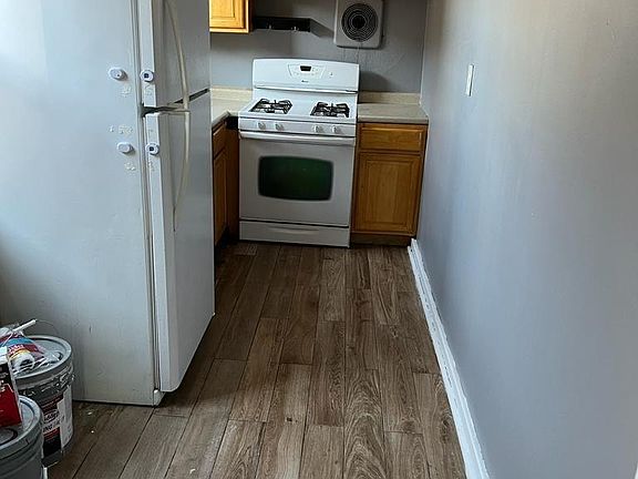 3rd image of 2946 Bruner Ave