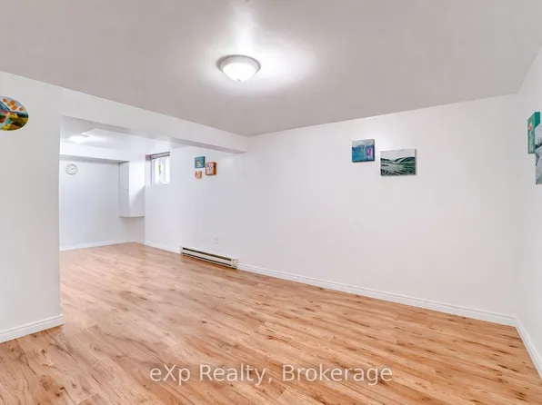 332 Scottsdale Dr, Guelph, ON N1G 2Z8