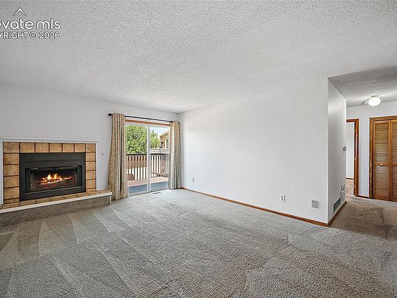 4th image of 36 Stovel Cir