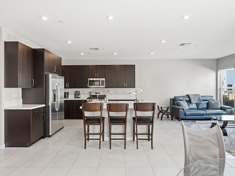 9858 Laurel Tree St — Photo 14