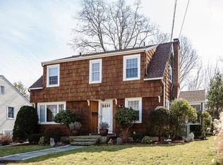 14 Buckingham Pl, Norwalk, CT 06851