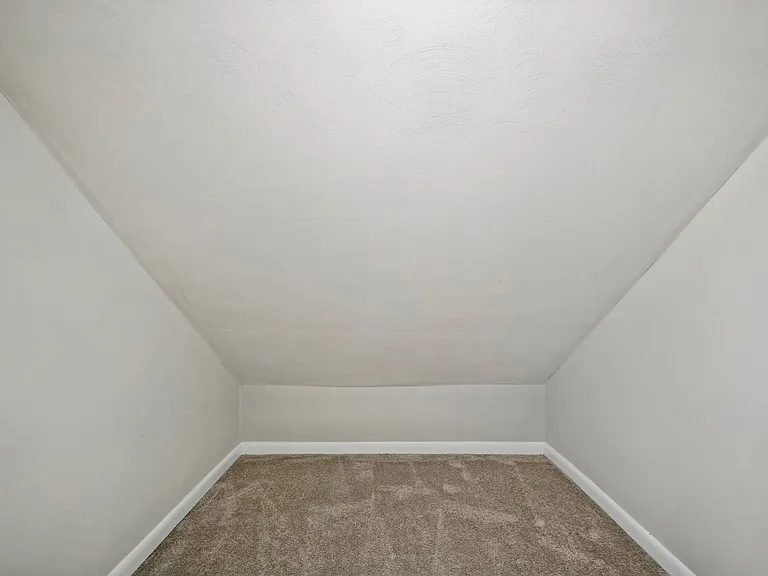 539 Austin St — Photo 18